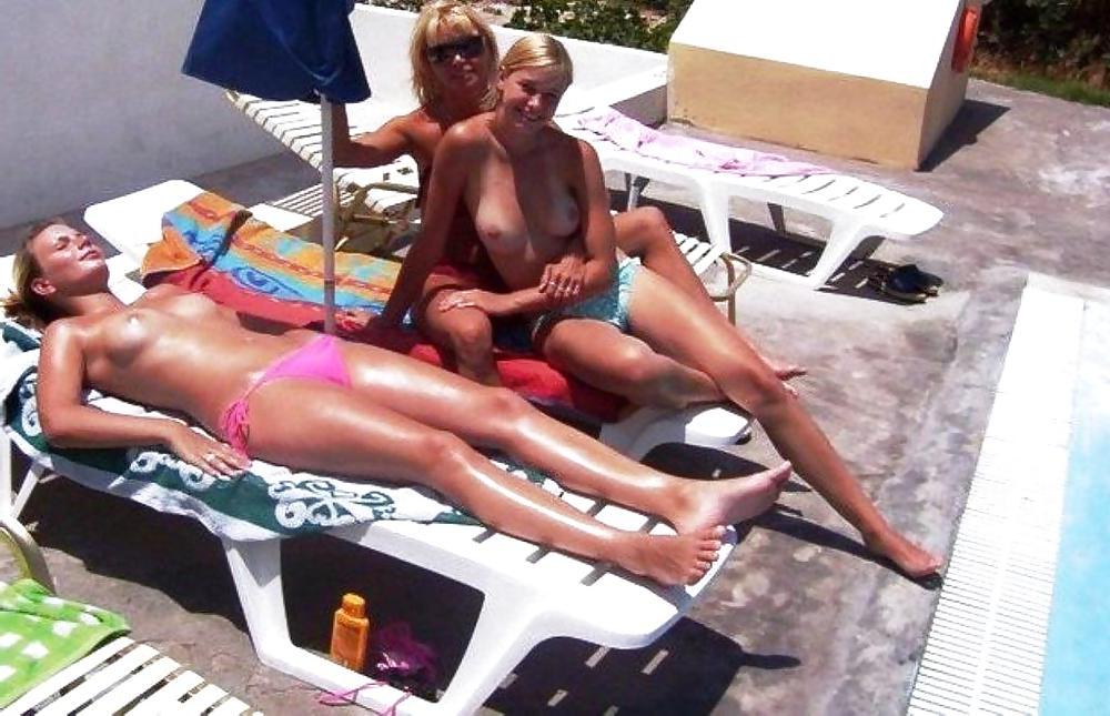 25P Mom and her girls 02