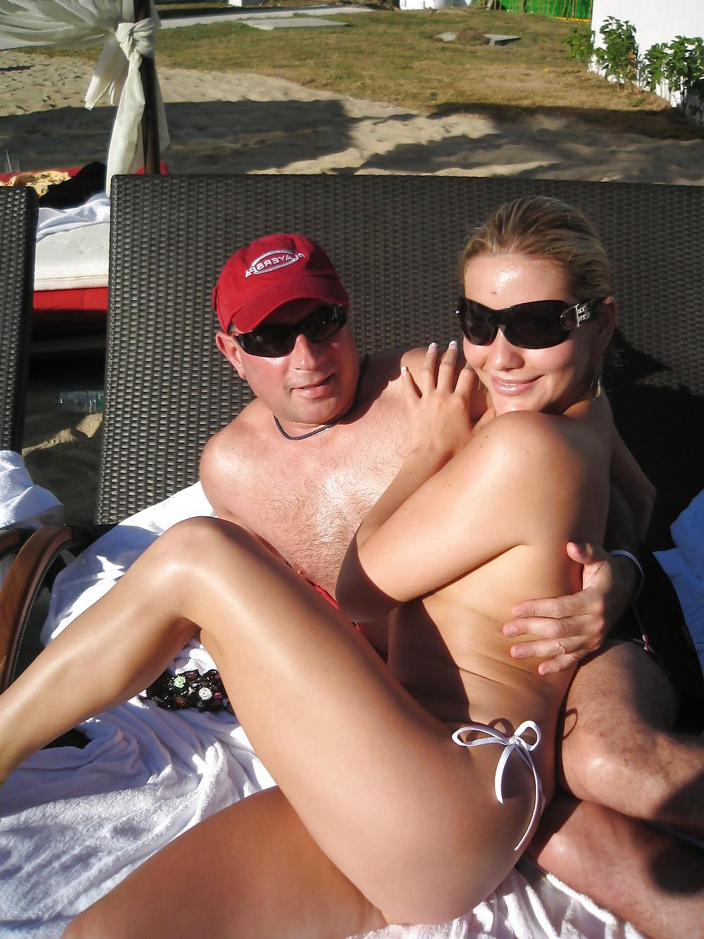25P Hot Swinger Lady