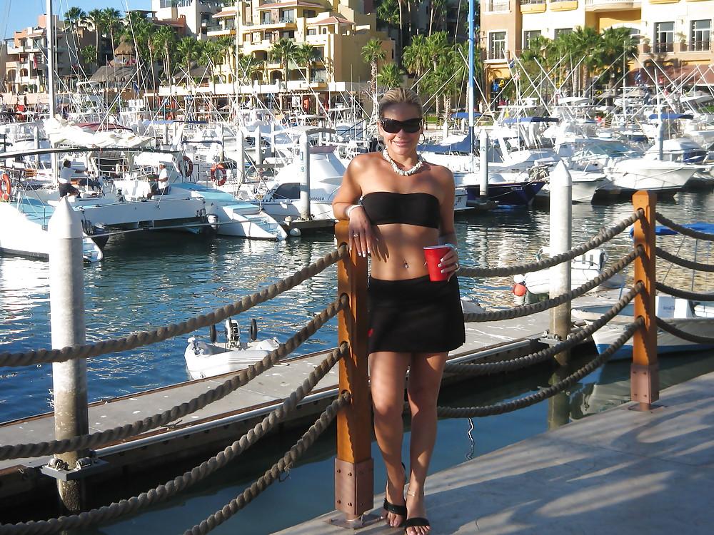 25P Hot Swinger Lady