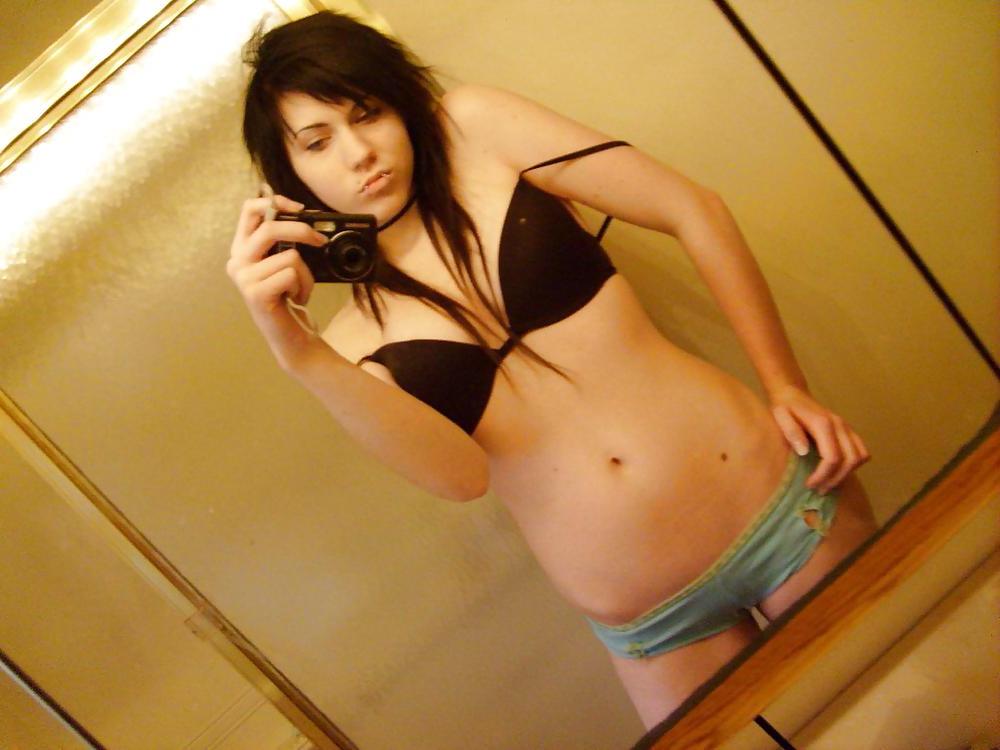 24P CUTE SEXY EMO CHICK