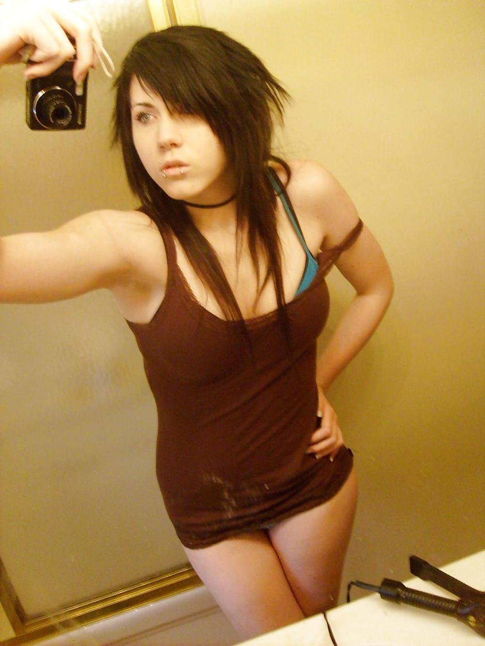 24P CUTE SEXY EMO CHICK