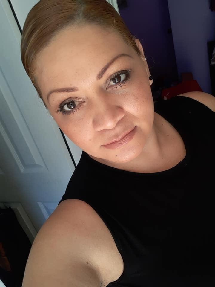 25P Adriana Martinez Arsch Titten 42 Jahre reif