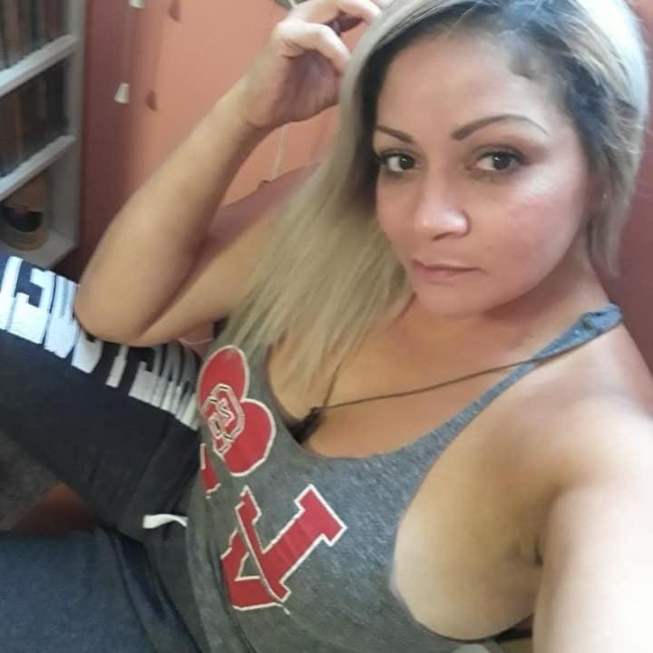 25P Adriana Martinez Arsch Titten 42 Jahre reif