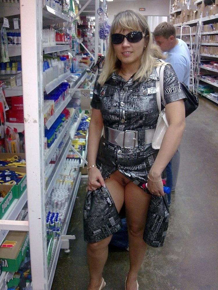 10P Store Whores 018
