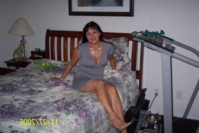 25P Mature sluts 4