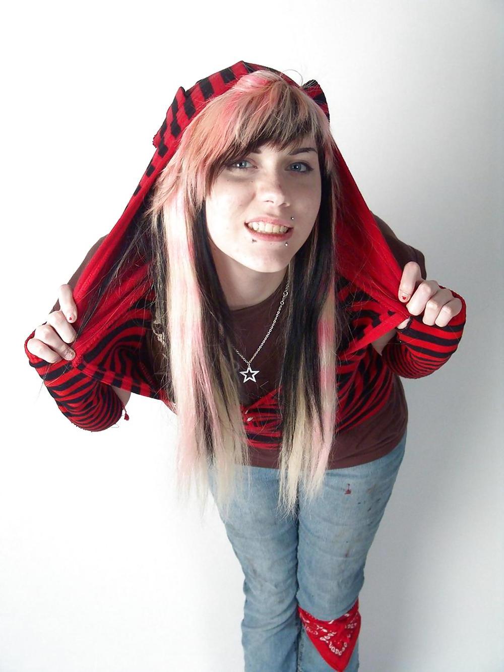 25P EMO CHICK