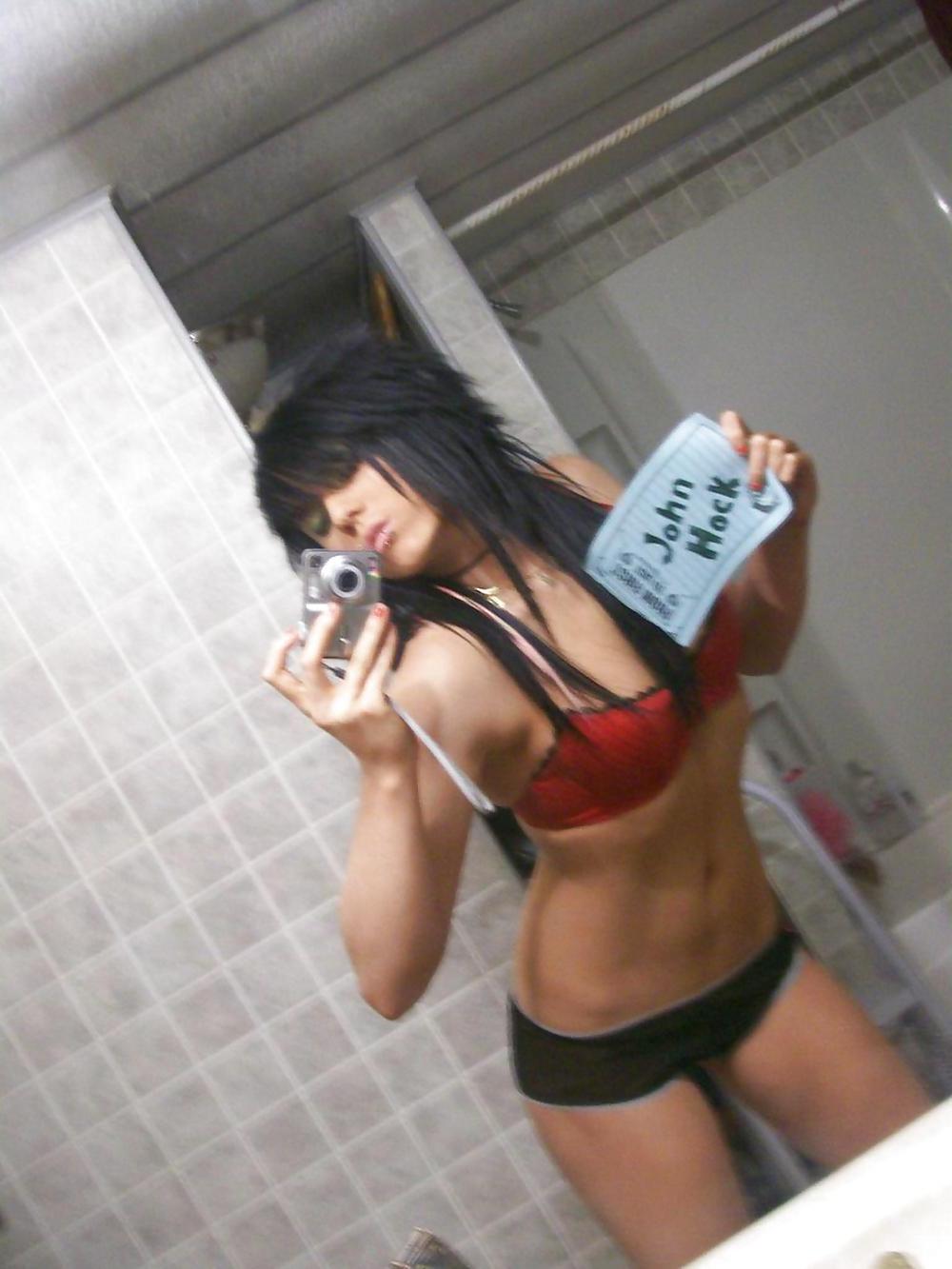 25P EMO CHICK