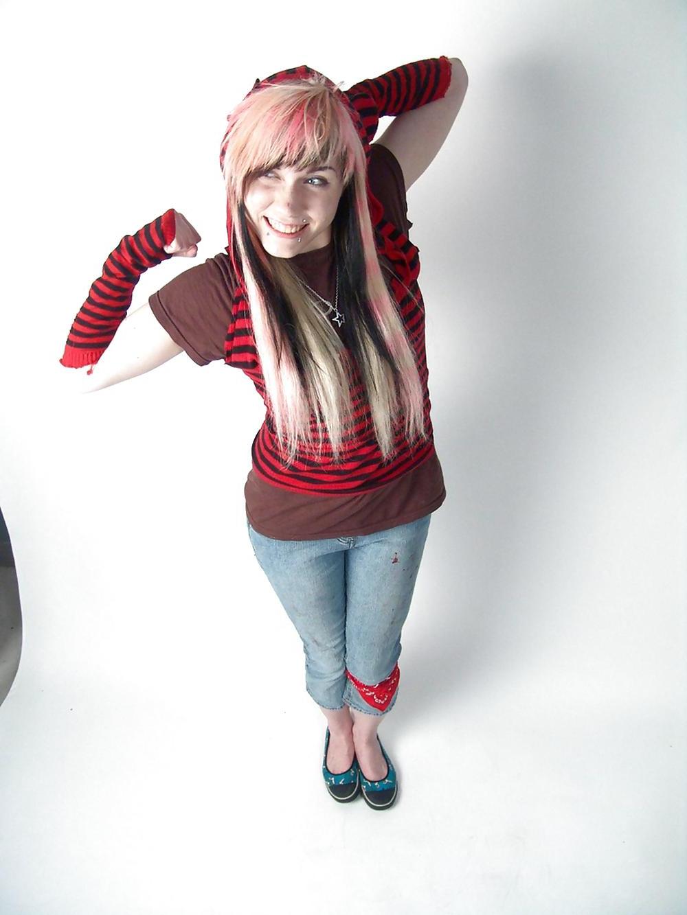 25P EMO CHICK