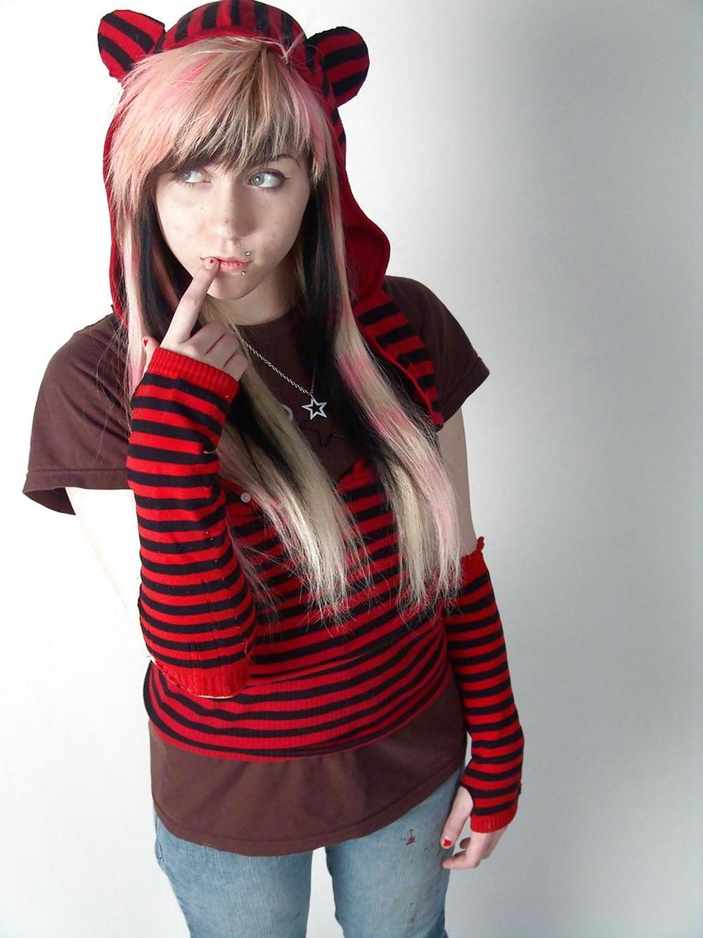 25P EMO CHICK