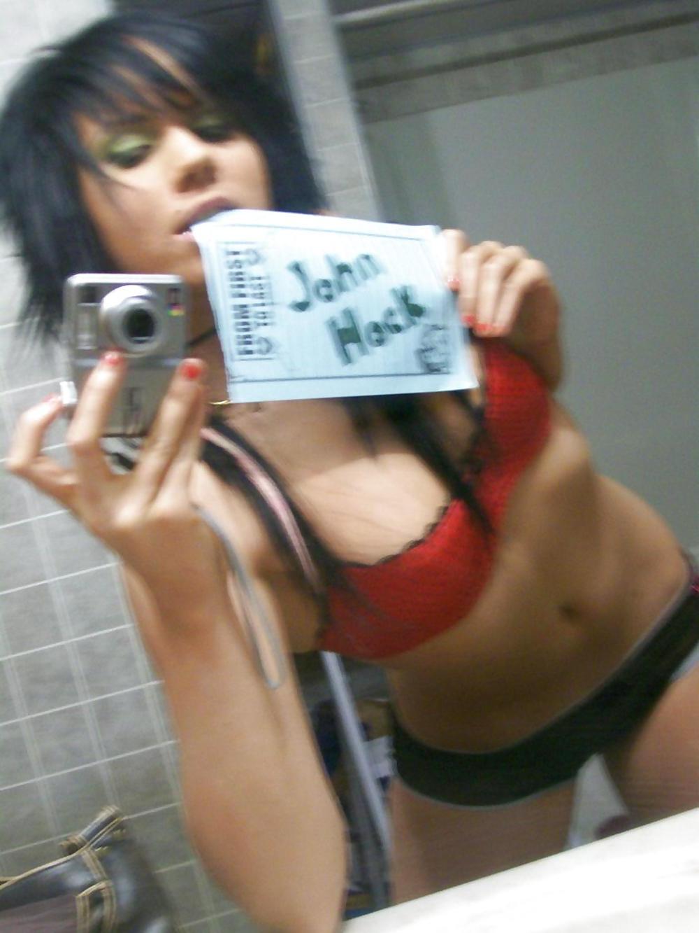 25P EMO CHICK