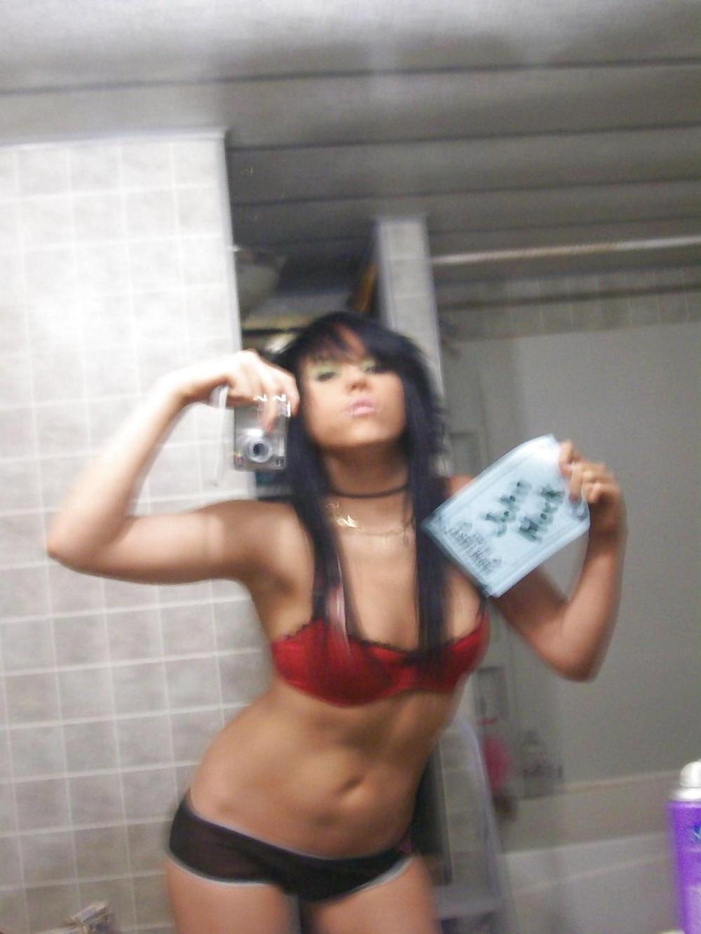 25P EMO CHICK