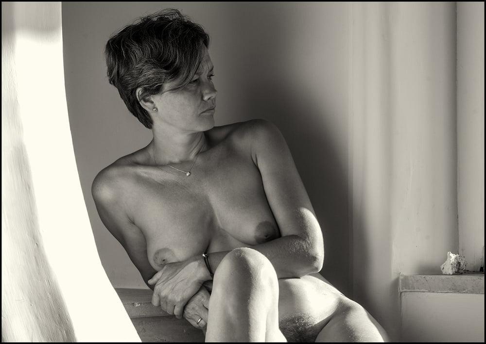 25P Beautiful Mature Women