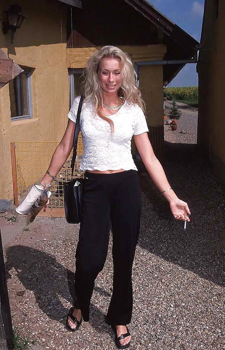 25P Private Swinger Party Pics I found On SmutDates.com