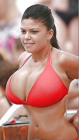 25P big boobs  13