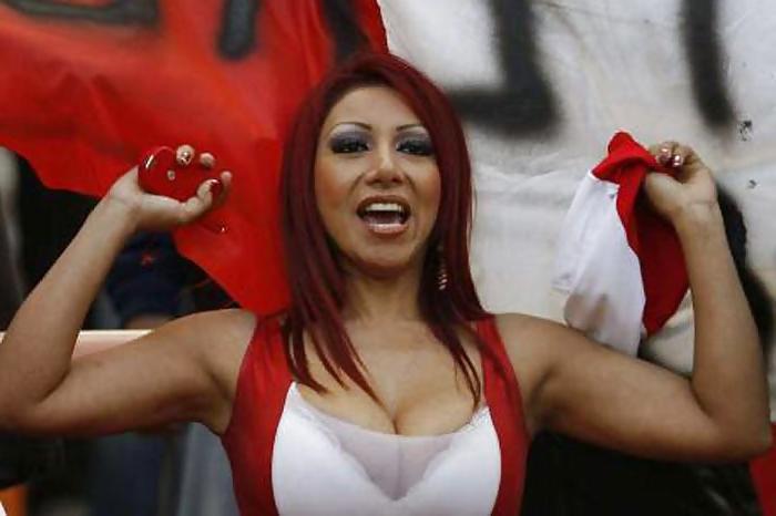 25P Beautiful Football Fans