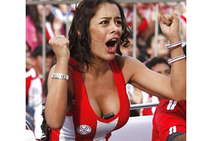 25P Beautiful Football Fans