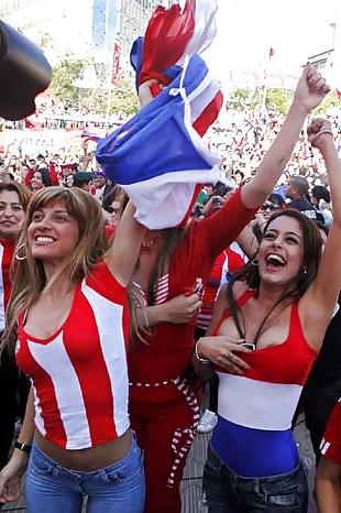25P Beautiful Football Fans