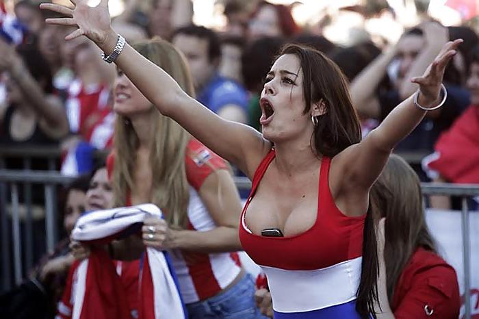 25P Beautiful Football Fans