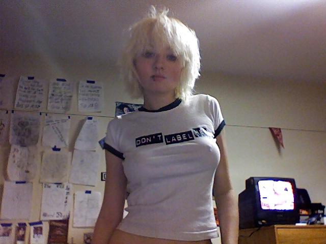 10P Emo slut