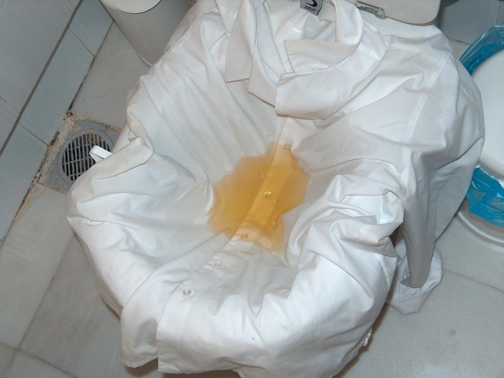 25P white blouse piss 2