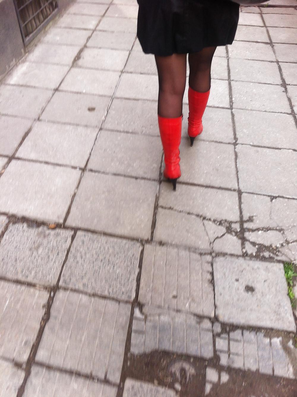 8P Great street red boots