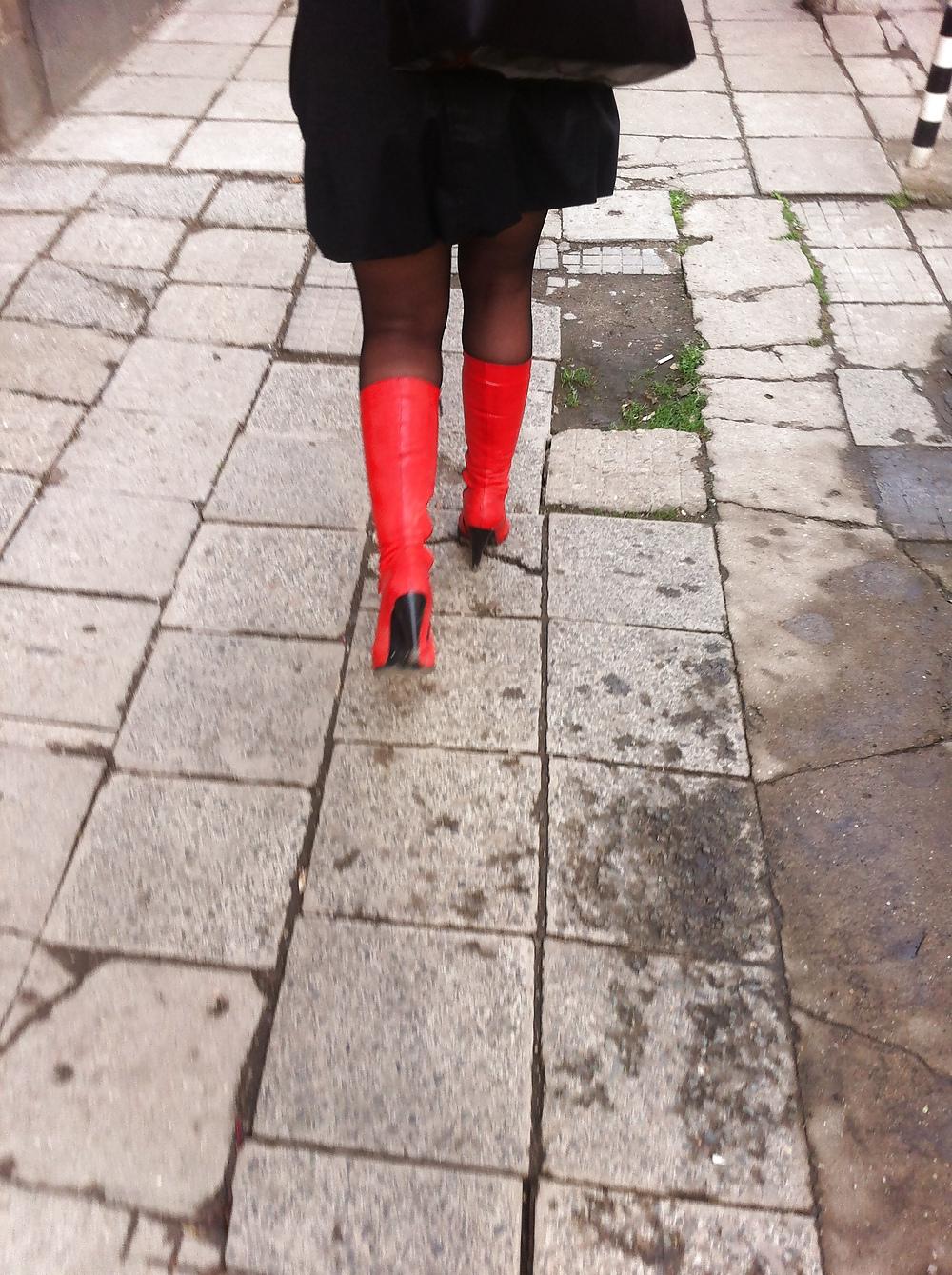 8P Great street red boots