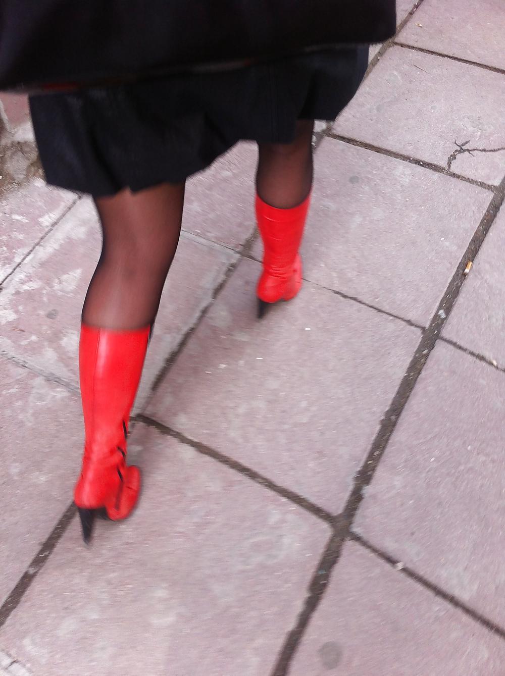 8P Great street red boots