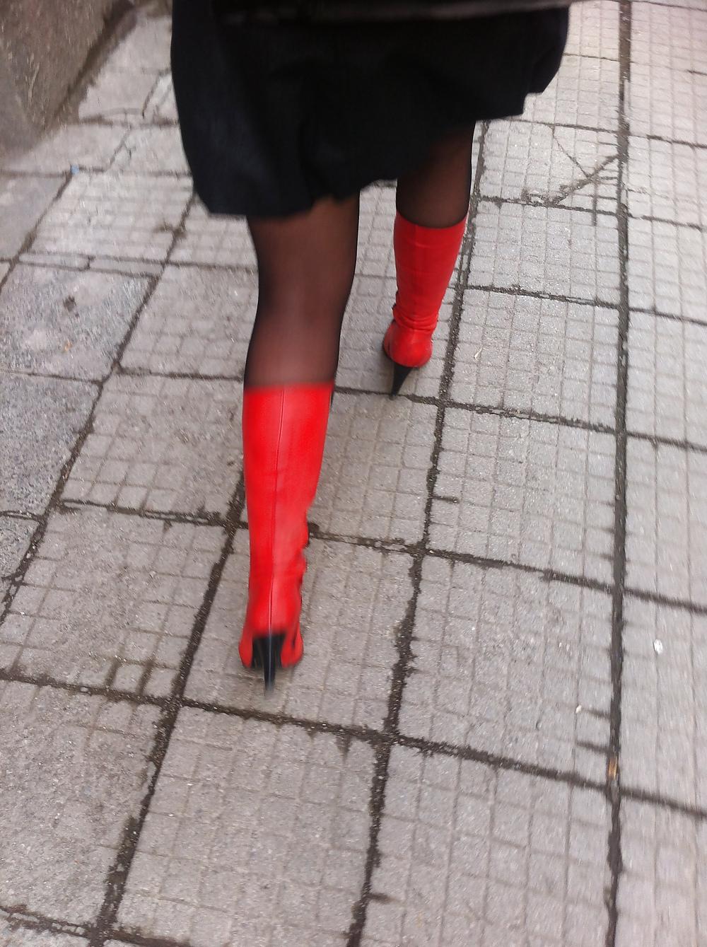 8P Great street red boots