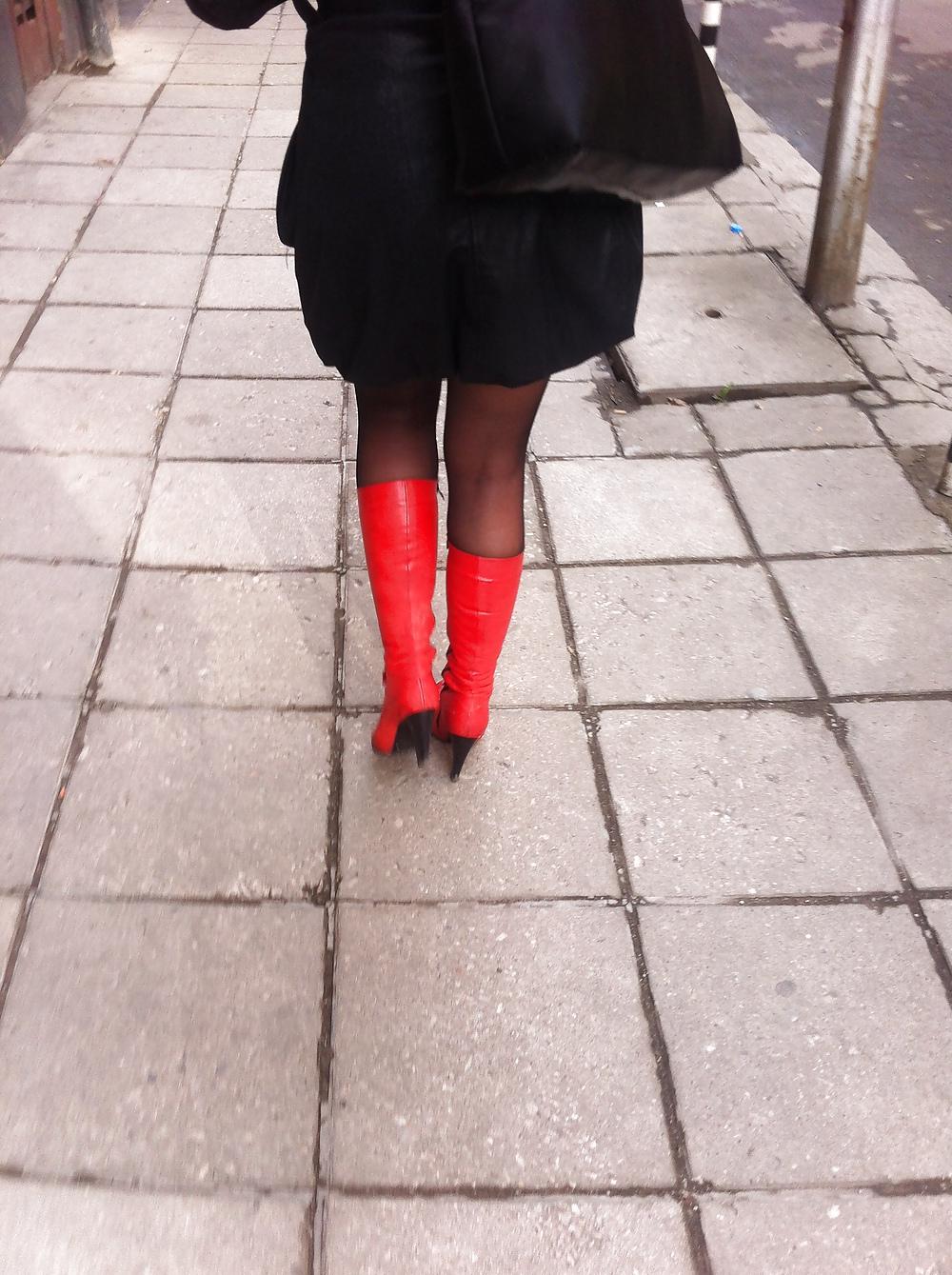 8P Great street red boots
