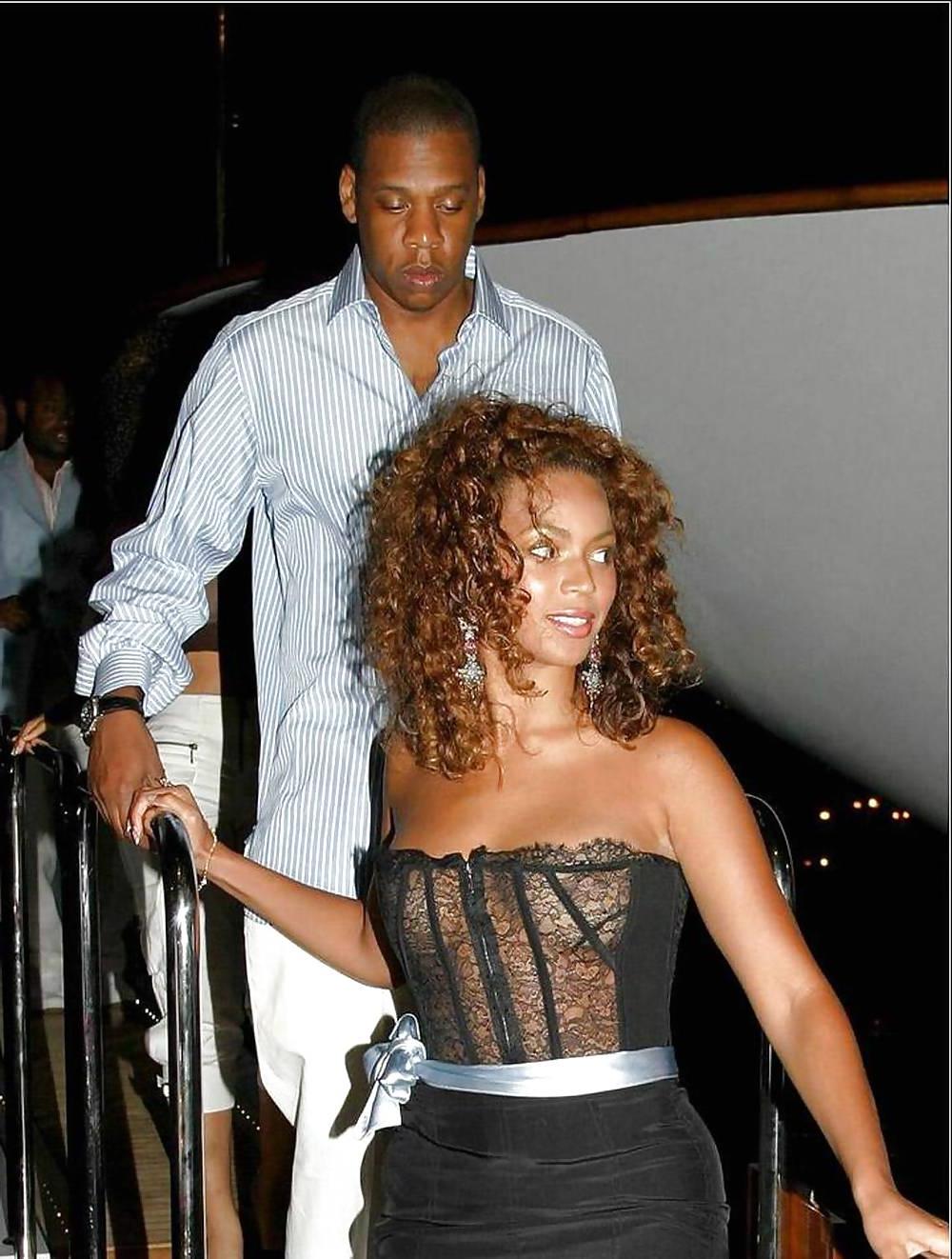 25P Celebrities nudes ,Topless, see through, nip slips part2