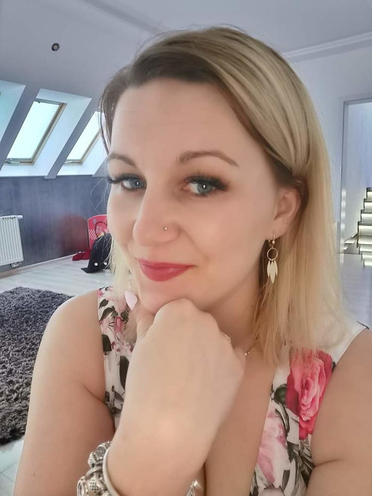 5P Cum at this milf slut pretty please