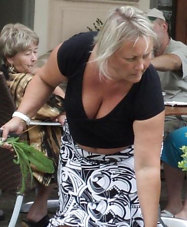 25P Voyeur Candid Street Shots - Big Boobs