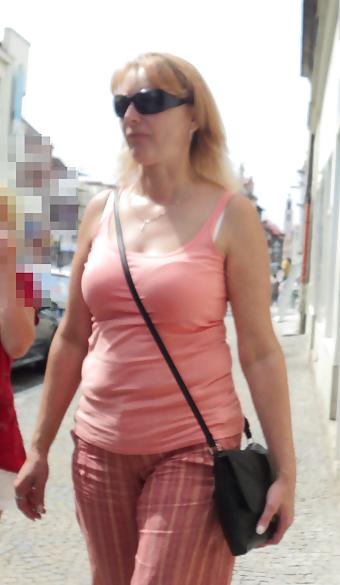 25P Voyeur Candid Street Shots - Big Boobs