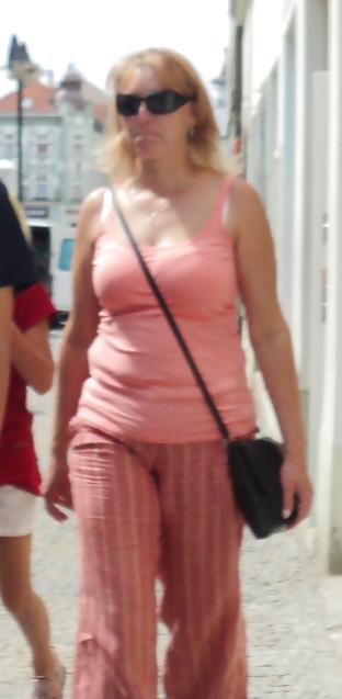 25P Voyeur Candid Street Shots - Big Boobs