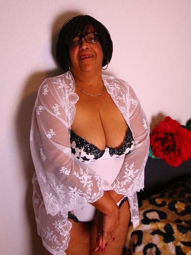 20P BBW - Mature - Lingerie 2