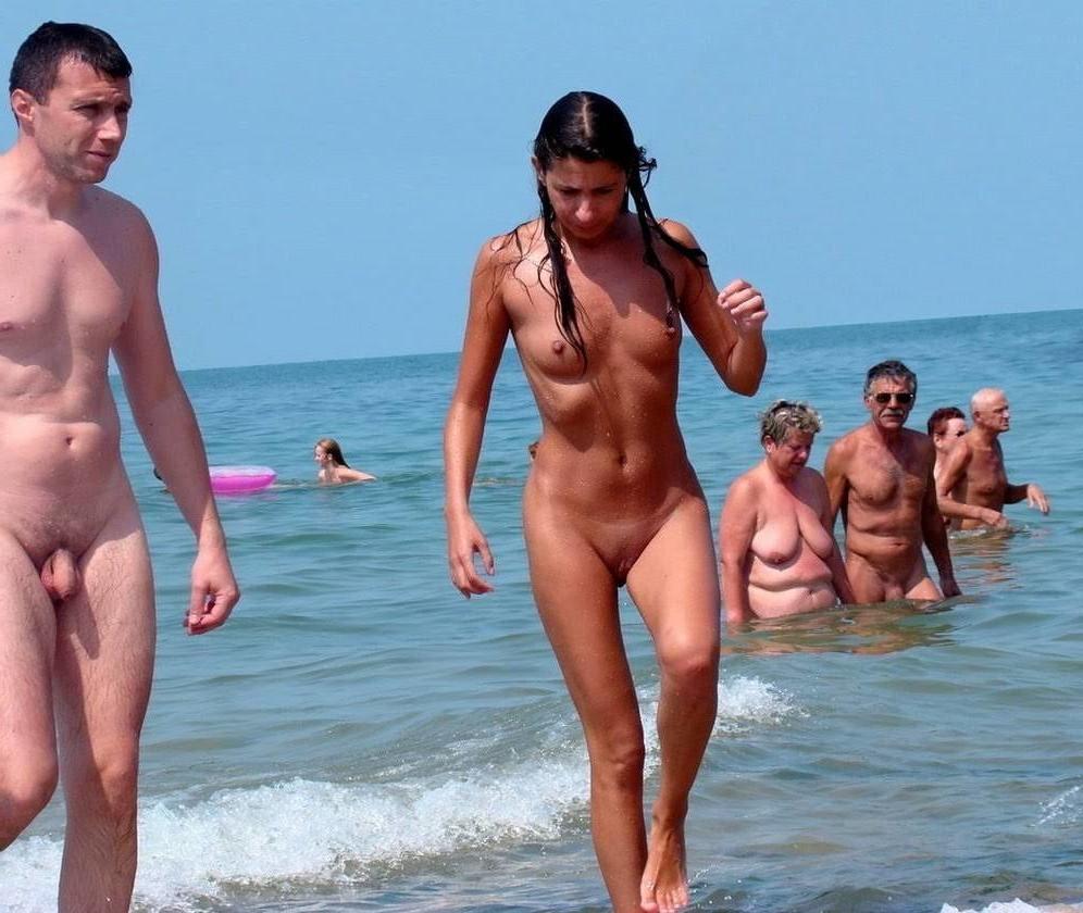 25P Swingers at the Beach #92