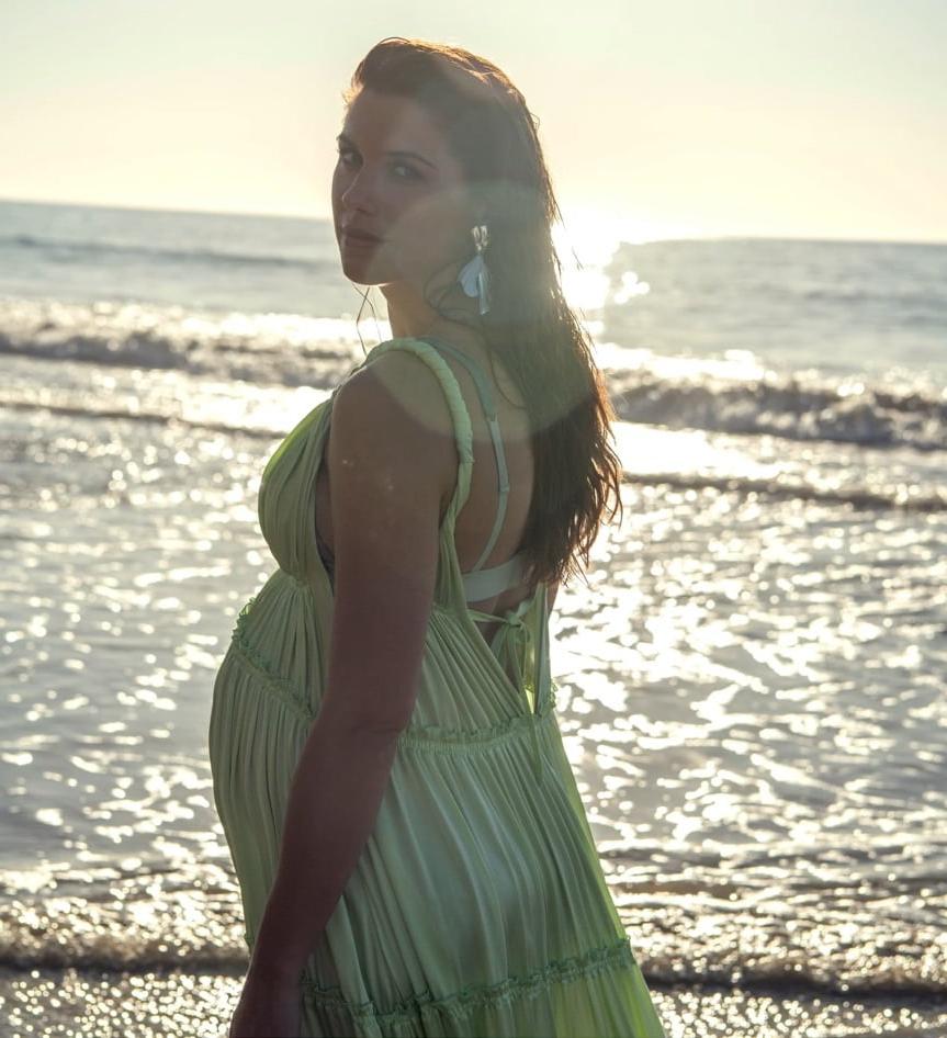 5P Alex Morgan Pregnant - Apr '20