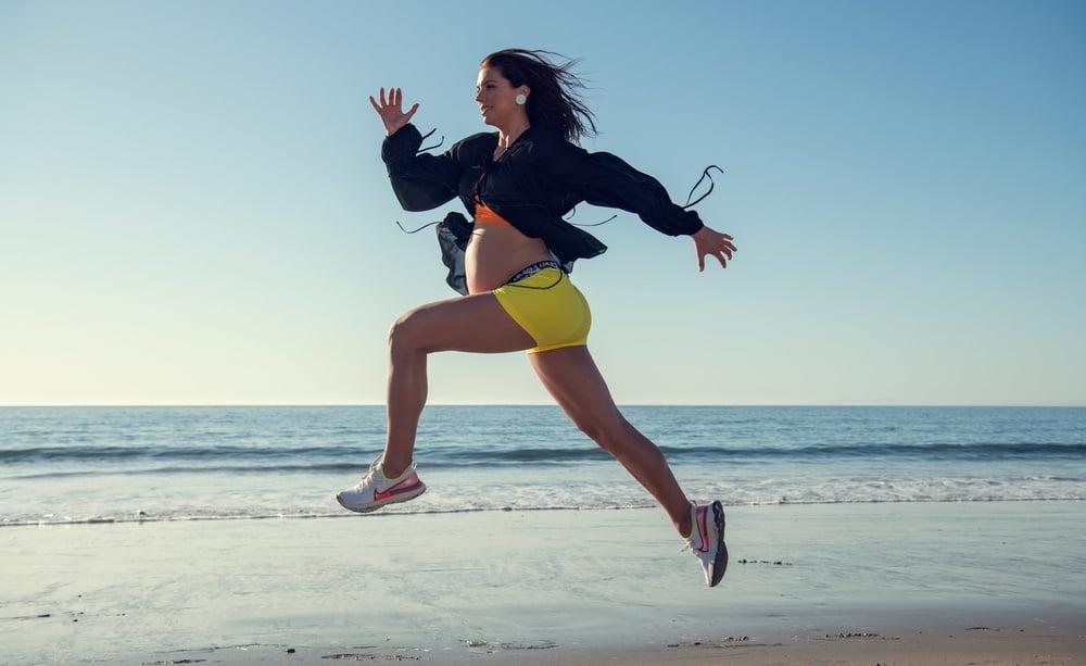 5P Alex Morgan Pregnant - Apr '20