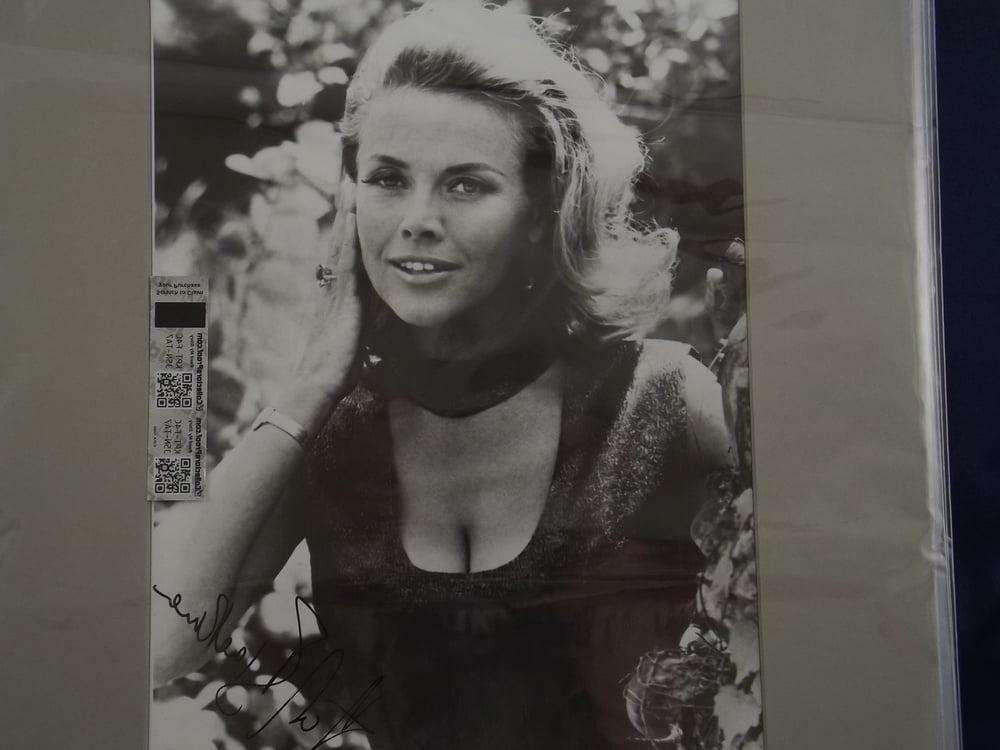 25P Celebrity - Honor Blackman - 007 Goldfinger The avengers