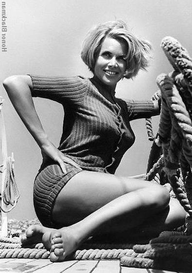 25P Celebrity - Honor Blackman - 007 Goldfinger The avengers