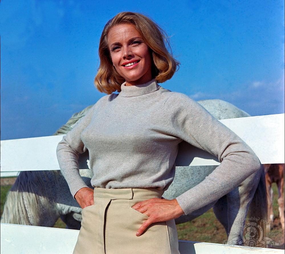 25P Celebrity - Honor Blackman - 007 Goldfinger The avengers