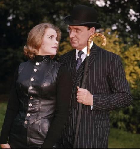 25P Celebrity - Honor Blackman - 007 Goldfinger The avengers