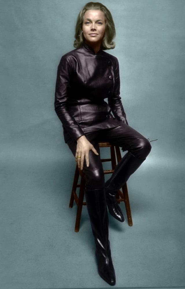 25P Celebrity - Honor Blackman - 007 Goldfinger The avengers