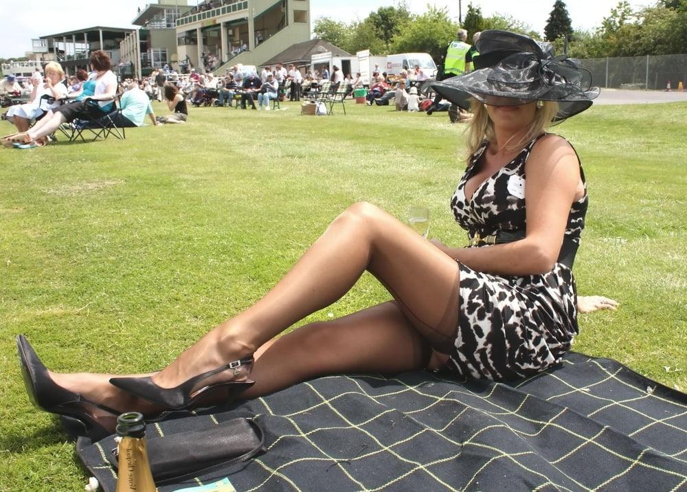 25P Mature in Pantyhoe, Nylons, Stockings, Naylon Corap 3