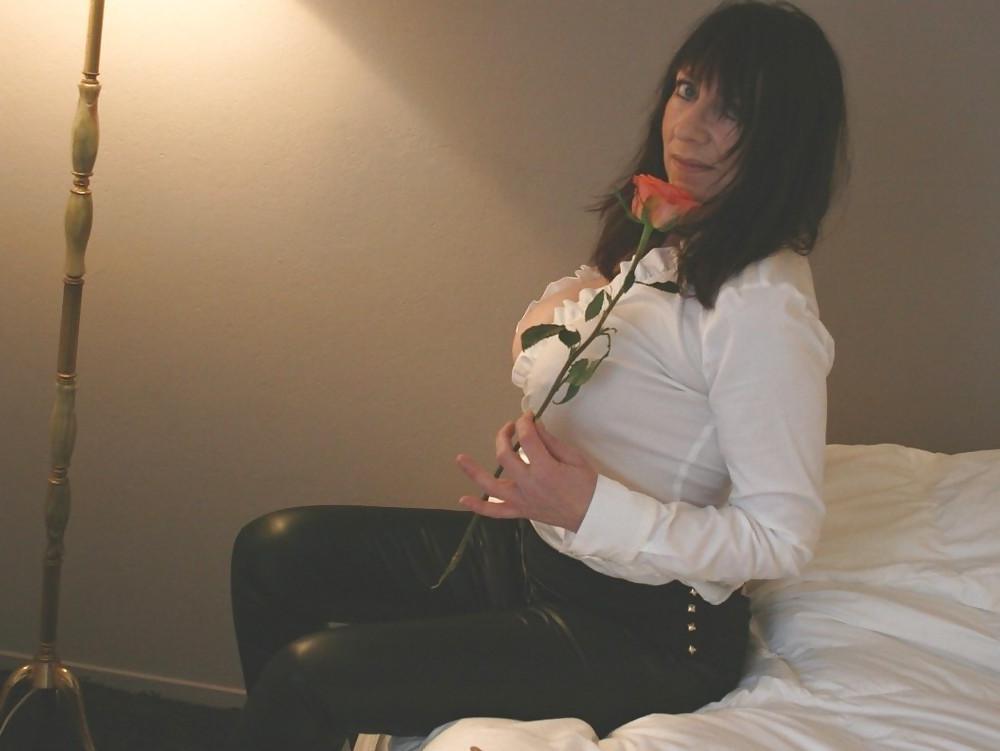 14P Intimate N Interactive V1