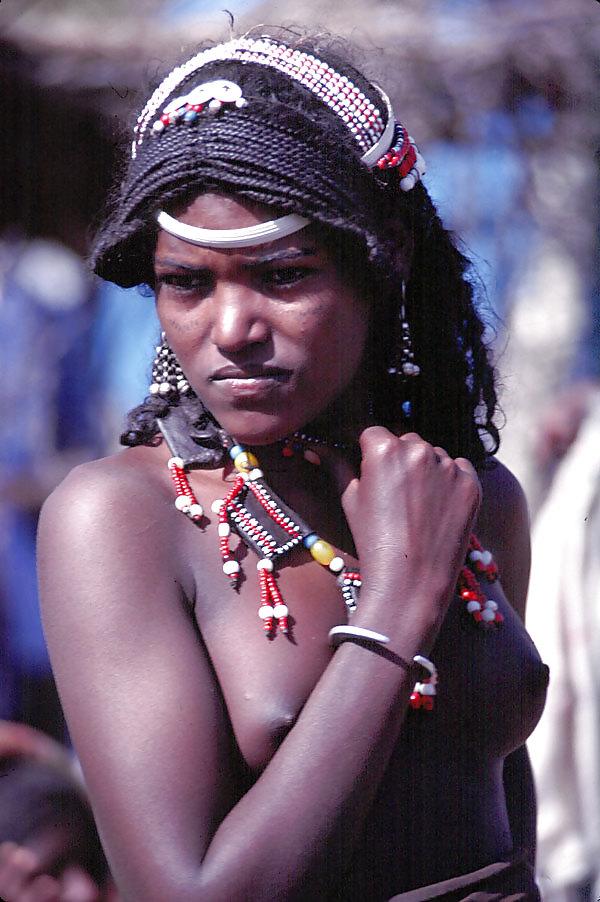 25P Exotic Tribal Beauties
