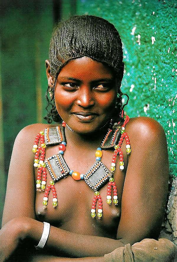 25P Exotic Tribal Beauties