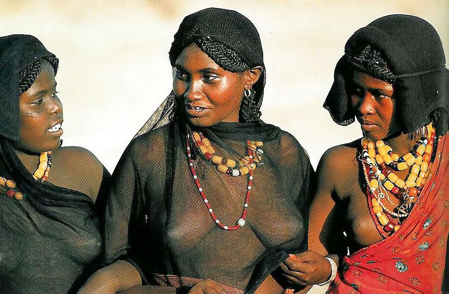 25P Exotic Tribal Beauties
