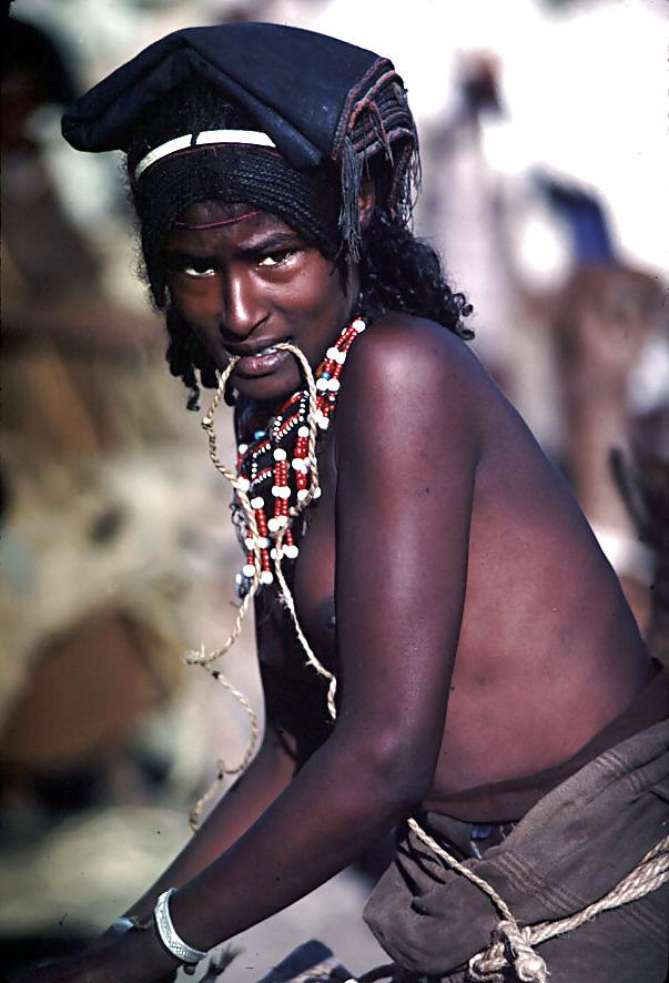 25P Exotic Tribal Beauties