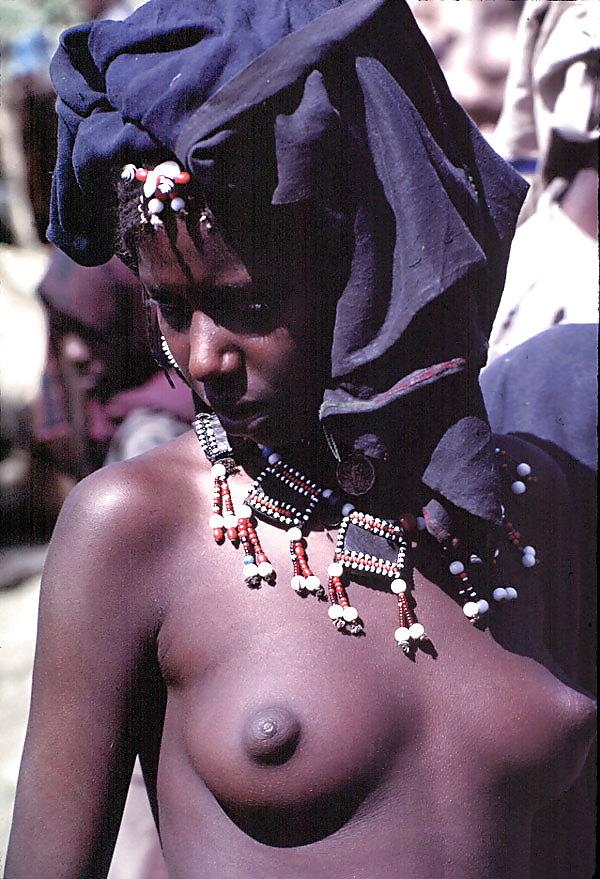 25P Exotic Tribal Beauties